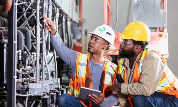 Best Electrical Contractors for Businesses  in Ottumwa, IA